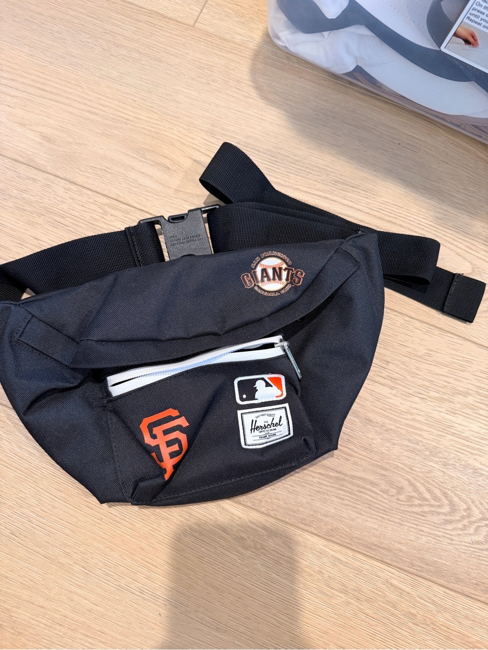 Herschel San Francisco Giants Belt Bag - NWOT - Picture 1 of 8